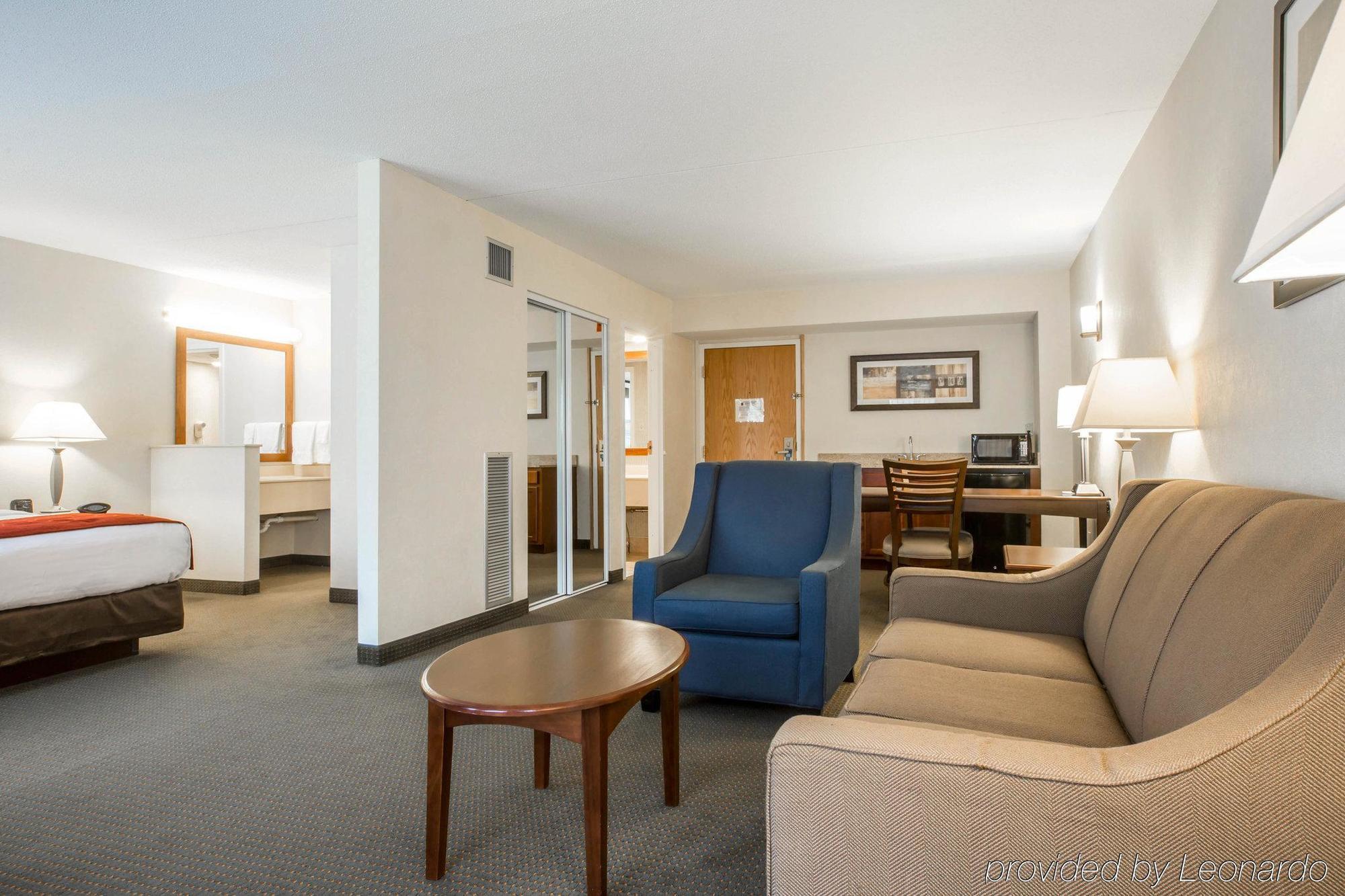 Comfort Suites South Burlington Near University エクステリア 写真